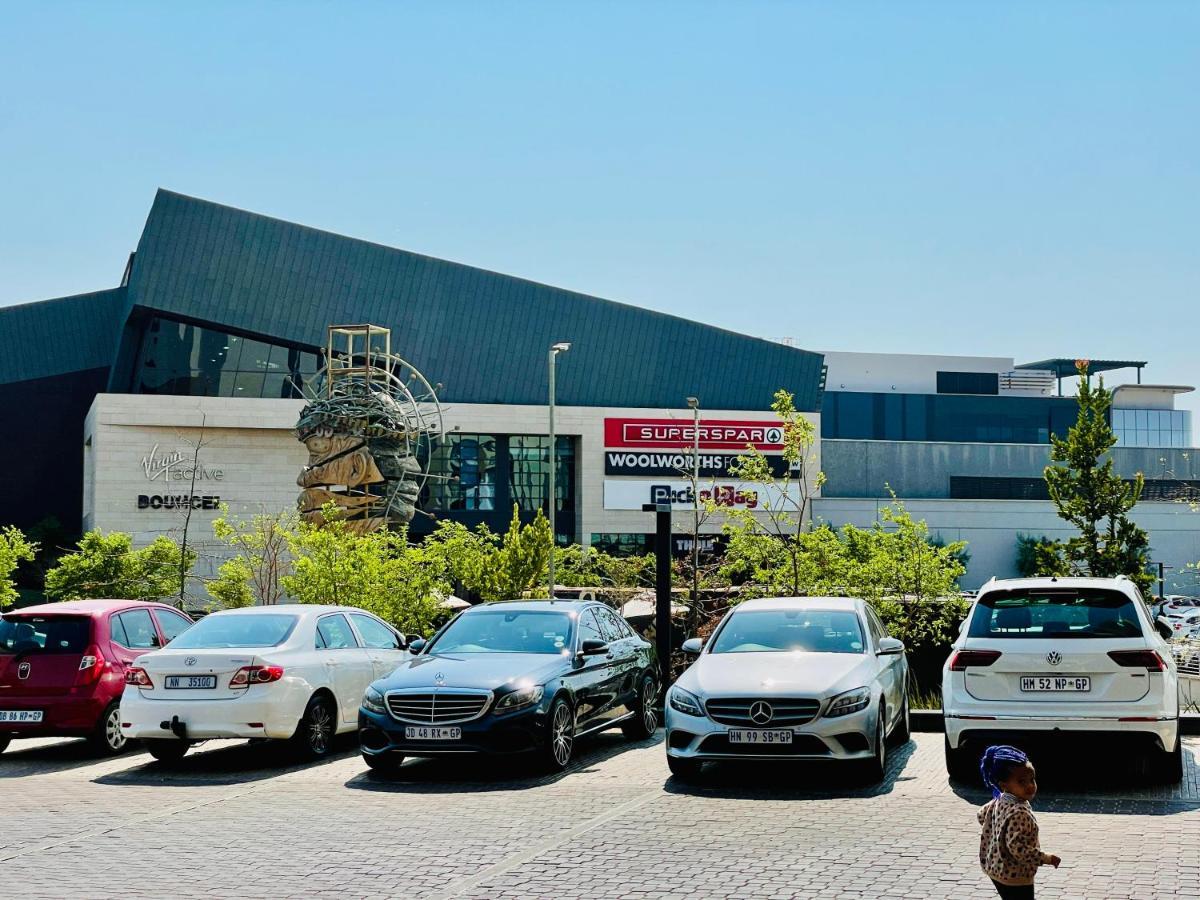 Menlyn Maine Trilogy Hotel Pretoria Exterior photo
